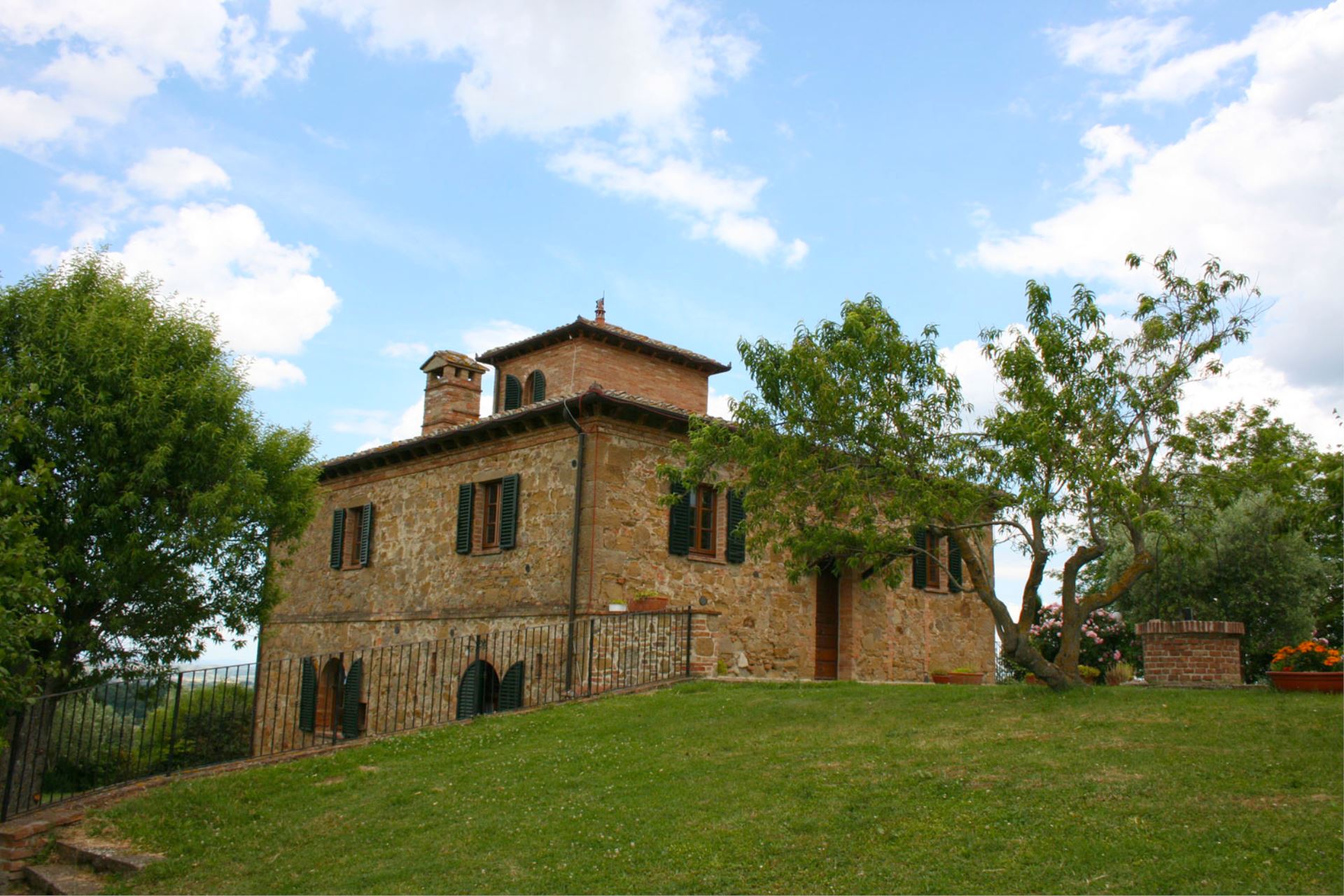 VILLAS WITH POOL IL POGGIARONE MONTEPULCIANO TOSCANA