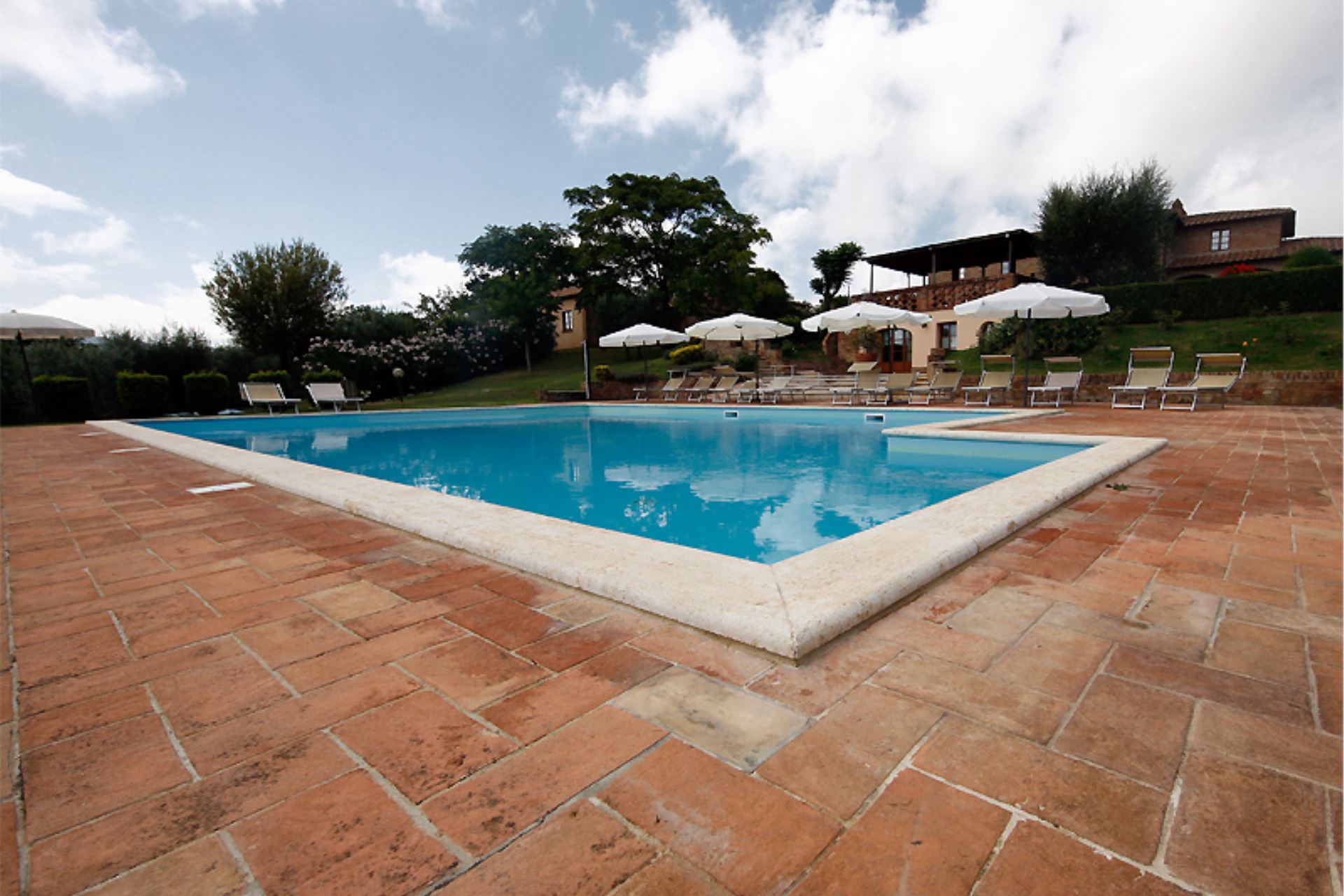 APARTMENTS WITH POOL BELVEDERE MONTEPULCIANO TOSCANA