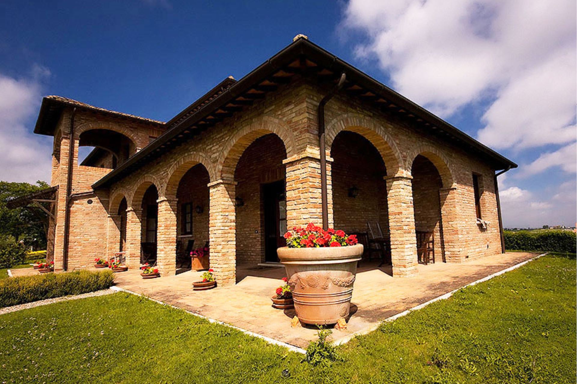 APARTMENTS WITH POOL BELVEDERE MONTEPULCIANO TOSCANA