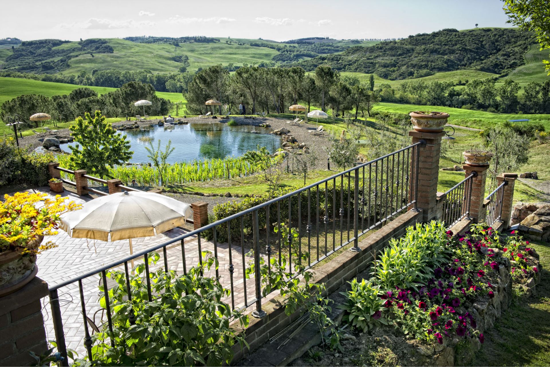 APARTMENTS WITH POOL LA GINESTRA SAN QUIRICO D'ORCIA TOSCANA