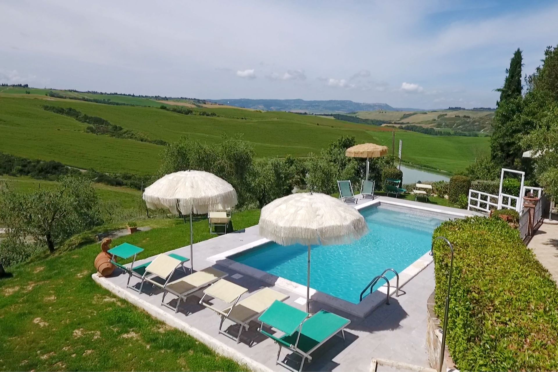 APARTMENTS WITH POOL IL MELOGRANO SAN QUIRICO D'ORCIA TOSCANA
