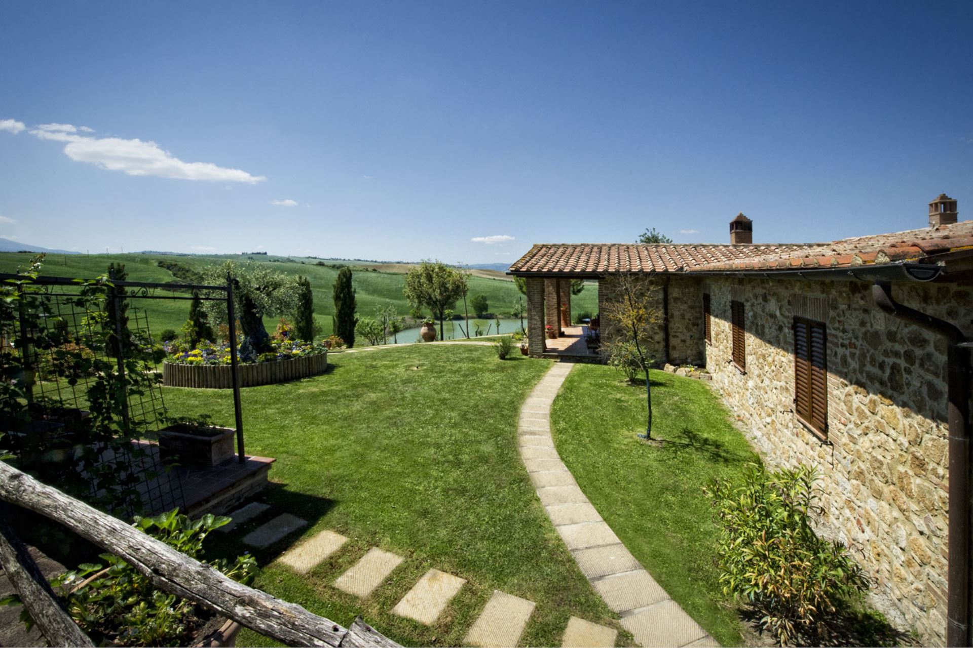APARTMENTS WITH POOL IL MELOGRANO SAN QUIRICO D'ORCIA TOSCANA