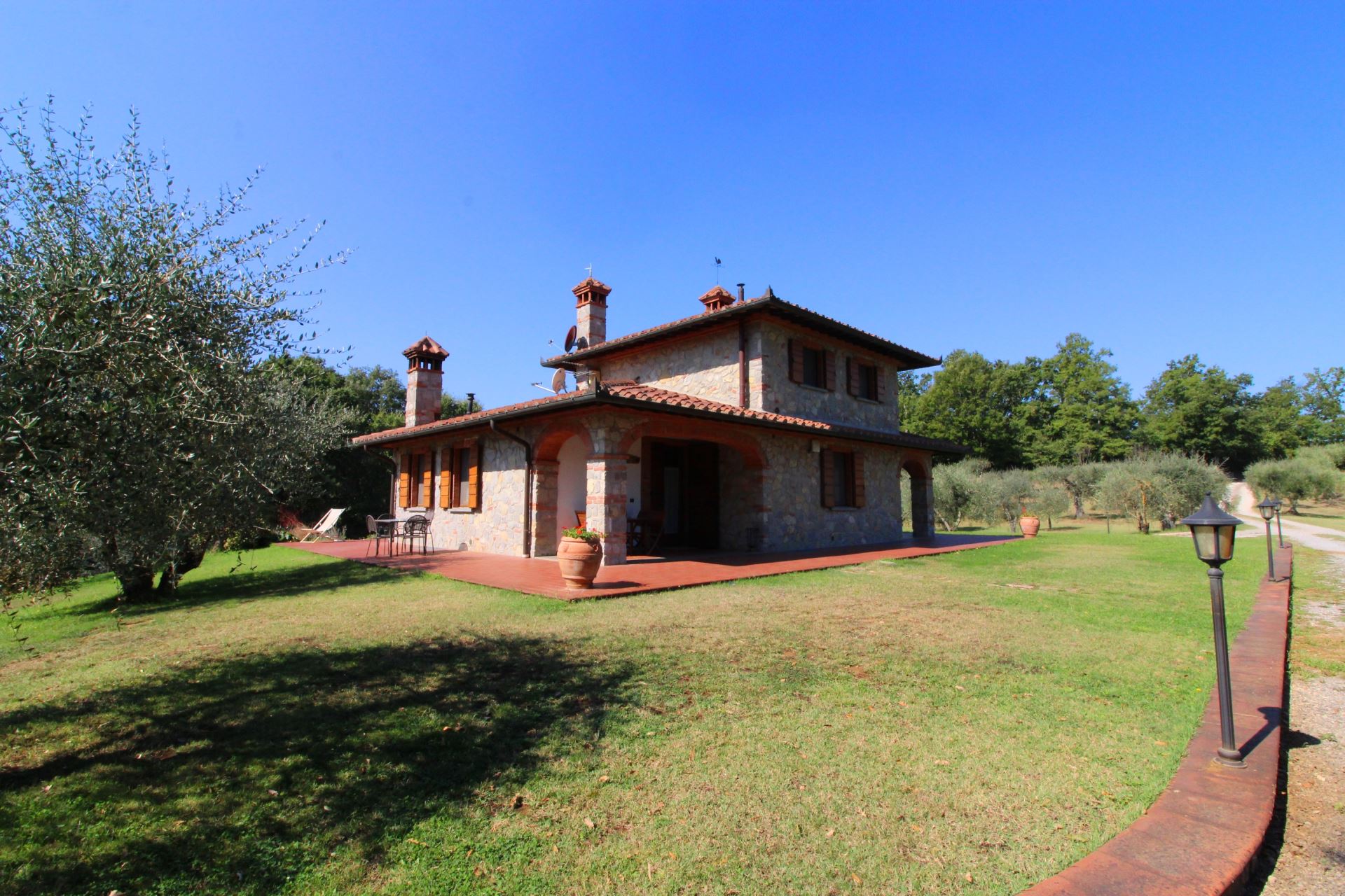 VILLEN MIT POOL LA CASETTA NEL BOSCO SINALUNGA TOSCANA