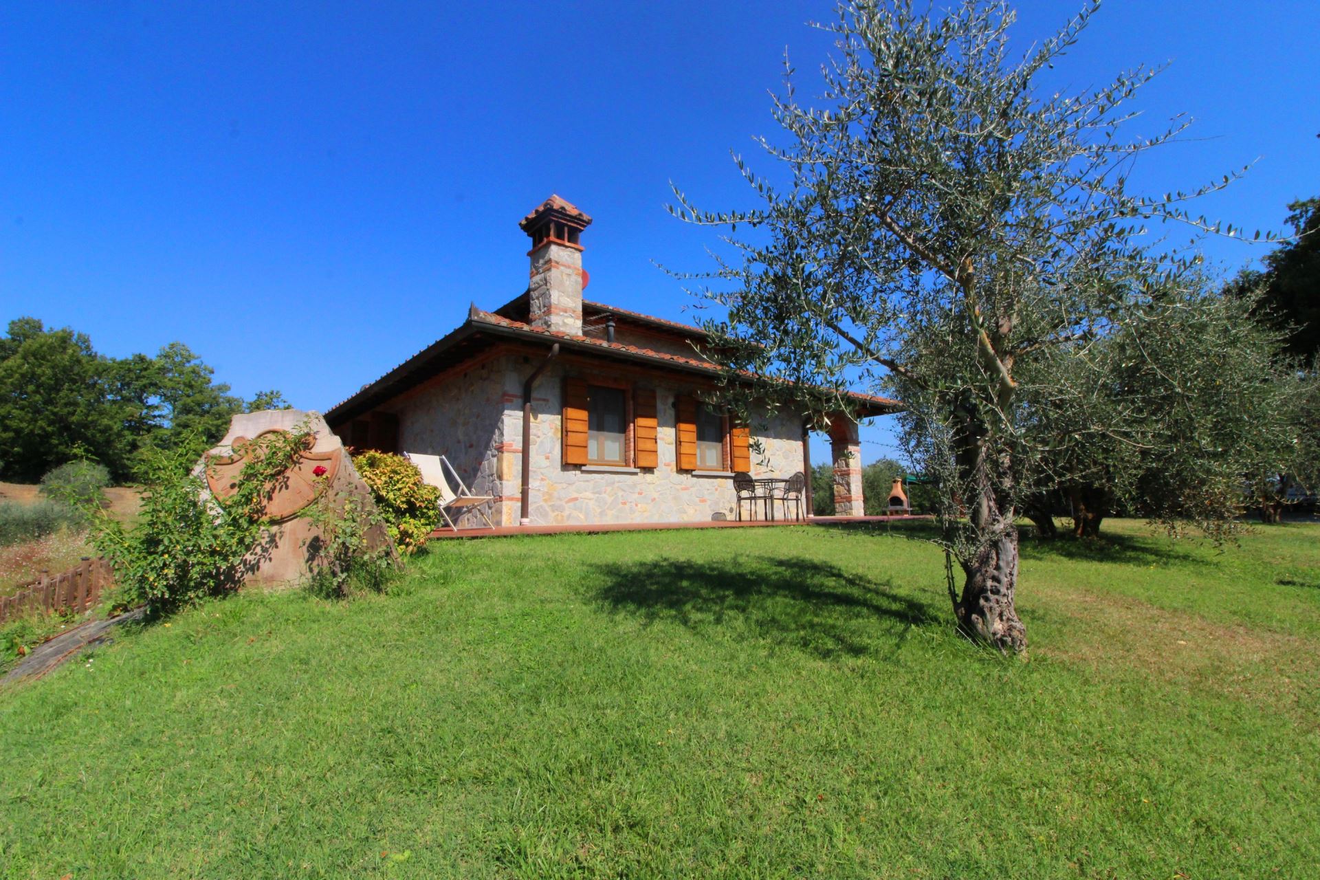VILLEN MIT POOL LA CASETTA NEL BOSCO SINALUNGA TOSCANA