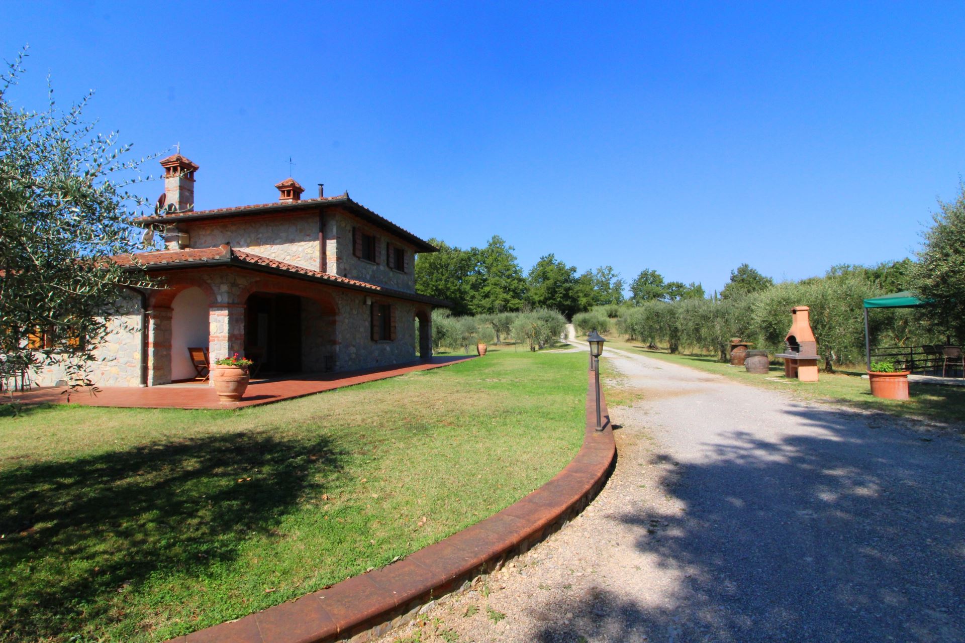 VILLEN MIT POOL LA CASETTA NEL BOSCO SINALUNGA TOSCANA