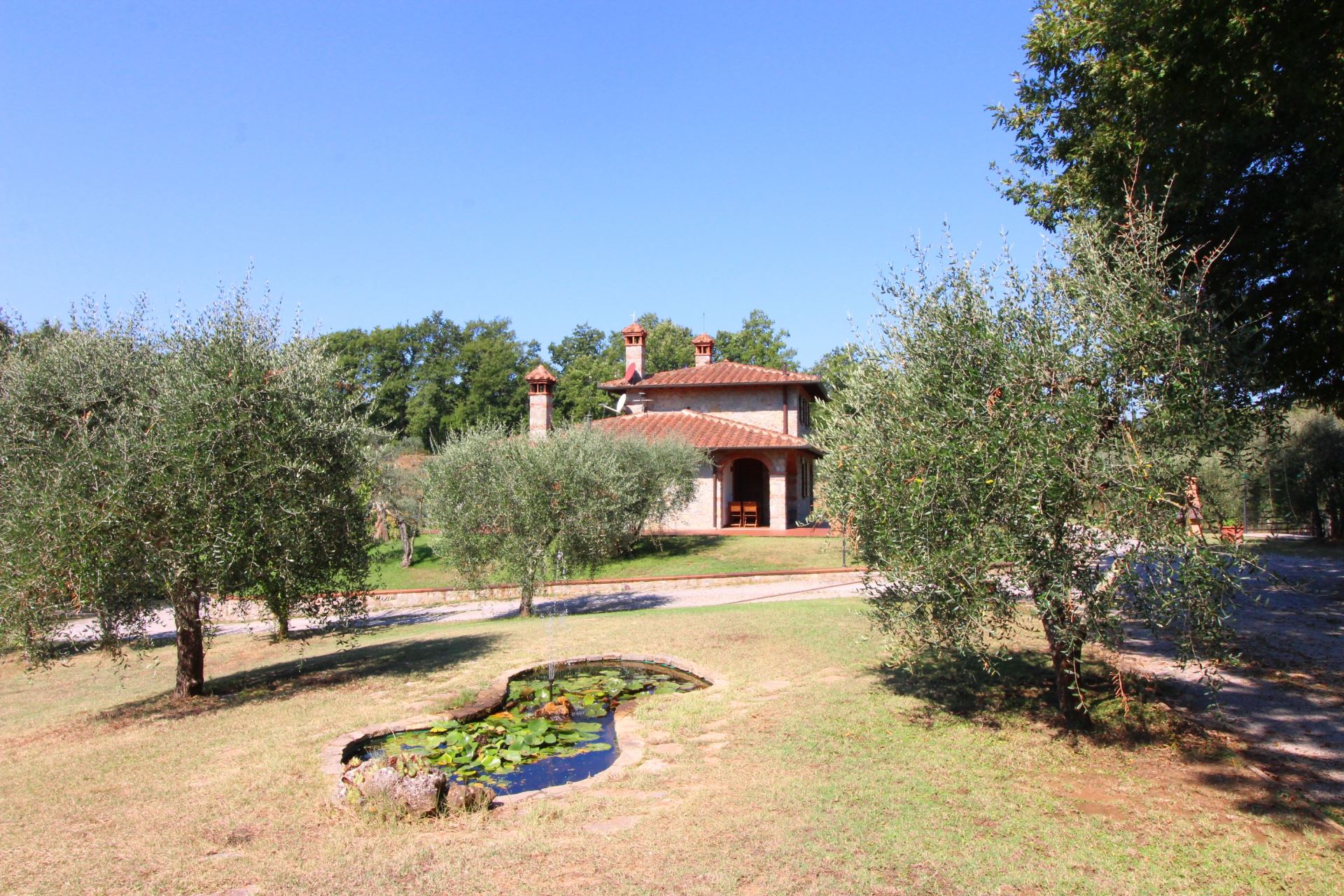 VILLEN MIT POOL LA CASETTA NEL BOSCO SINALUNGA TOSCANA