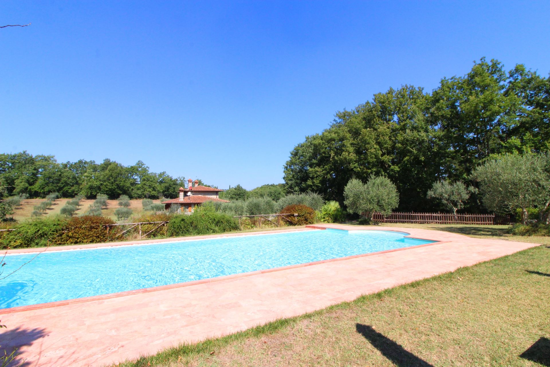 VILLEN MIT POOL LA CASETTA NEL BOSCO SINALUNGA TOSCANA