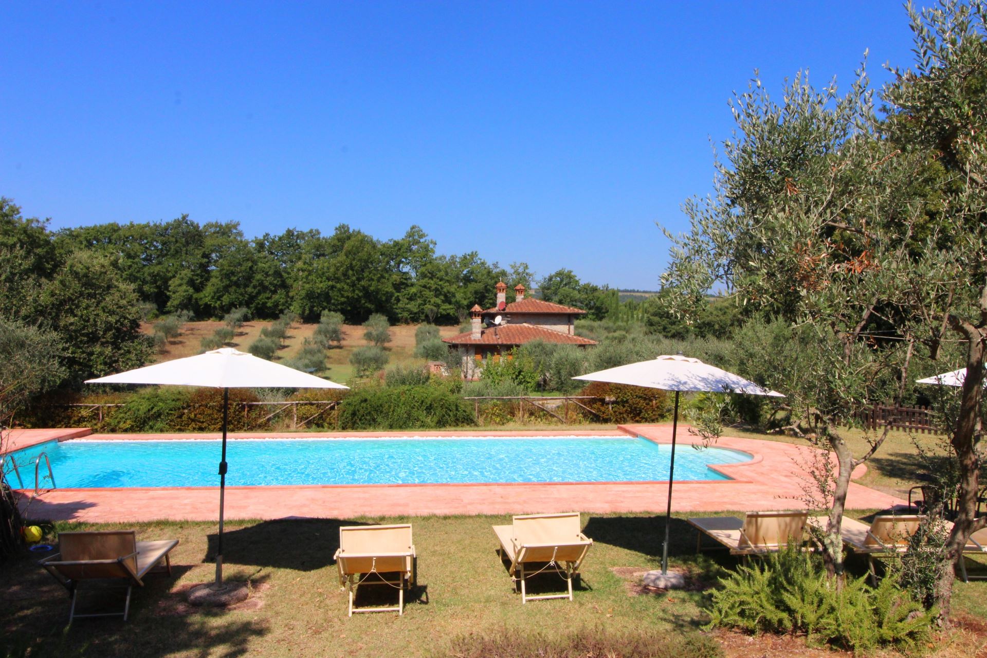 VILLEN MIT POOL LA CASETTA NEL BOSCO SINALUNGA TOSCANA