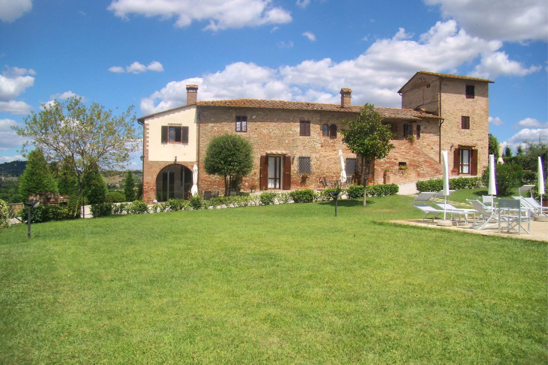 WOHNUNGEN MIT POOL FILOSTRATO GAMBASSI TERME TOSCANA