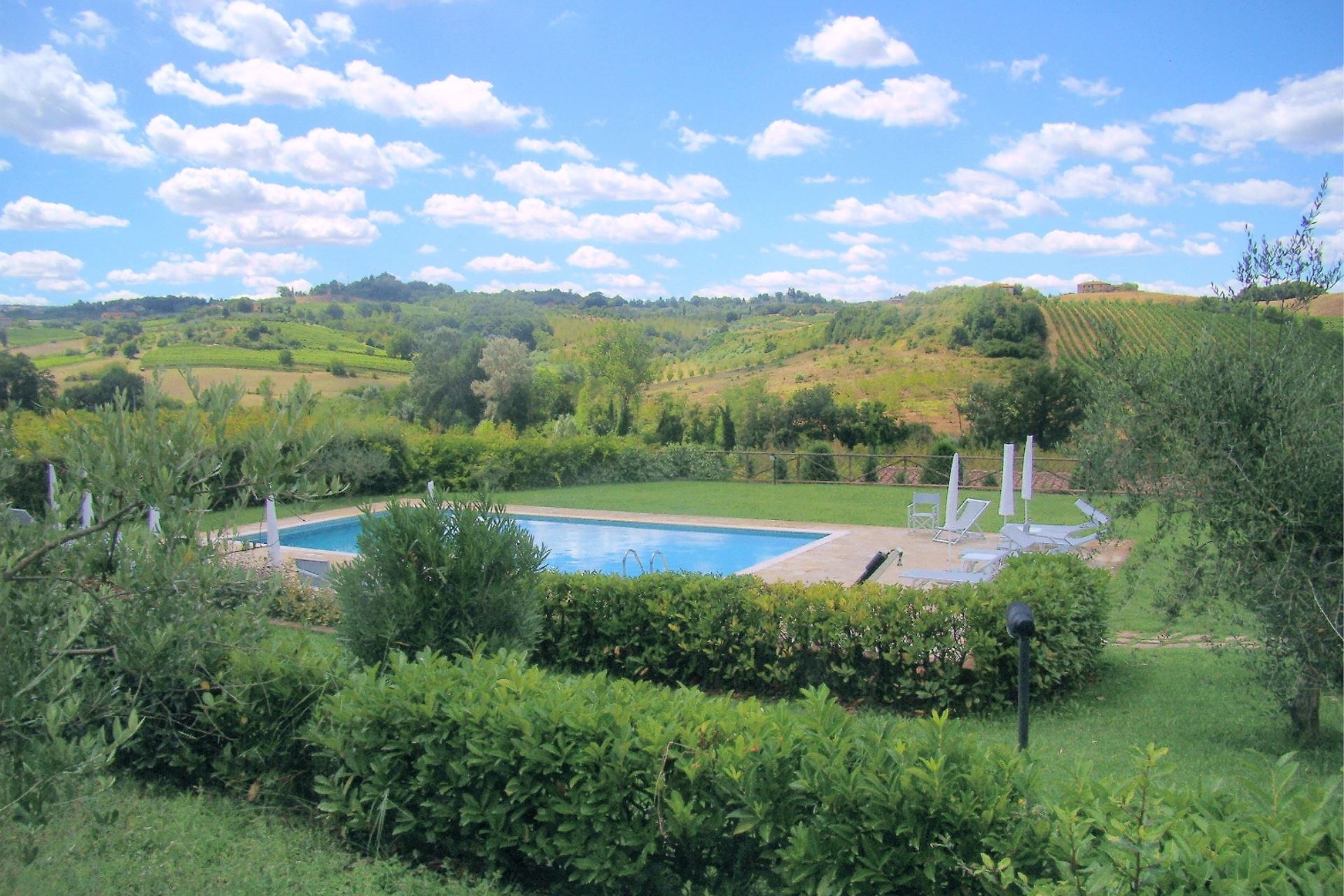 WOHNUNGEN MIT POOL FILOSTRATO GAMBASSI TERME TOSCANA