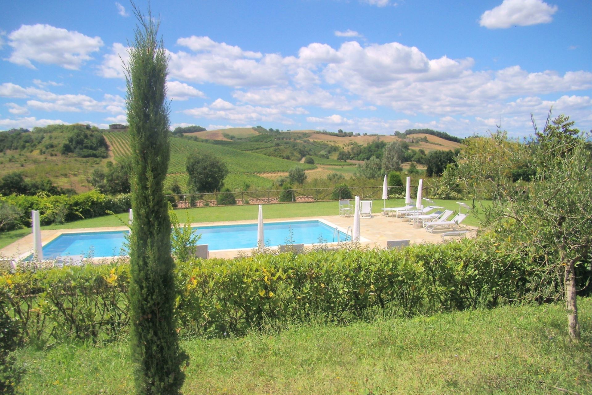 WOHNUNGEN MIT POOL FILOSTRATO GAMBASSI TERME TOSCANA