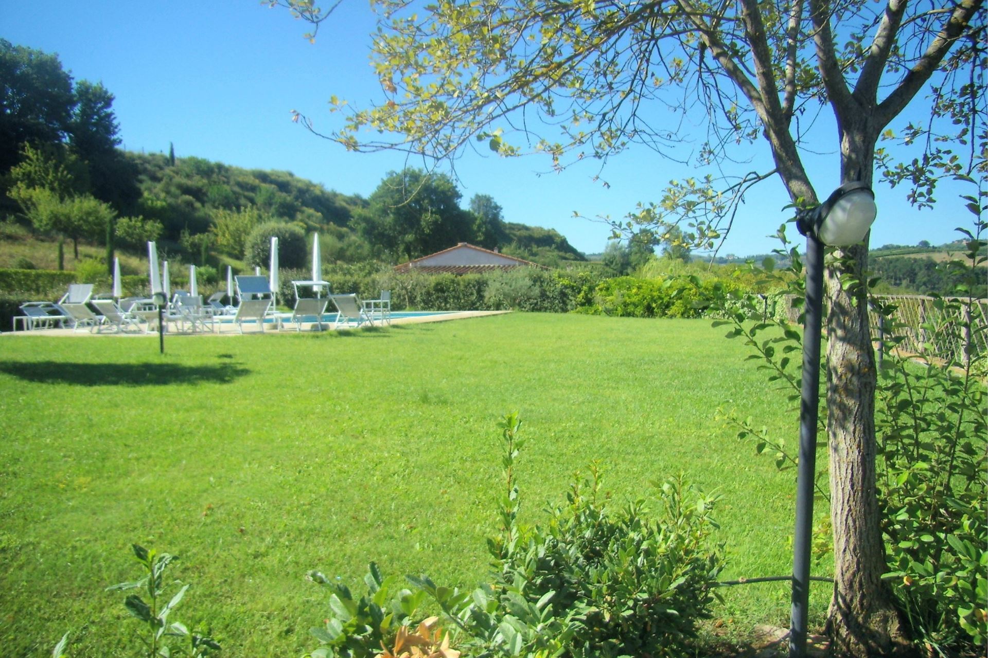 WOHNUNGEN MIT POOL FILOSTRATO GAMBASSI TERME TOSCANA