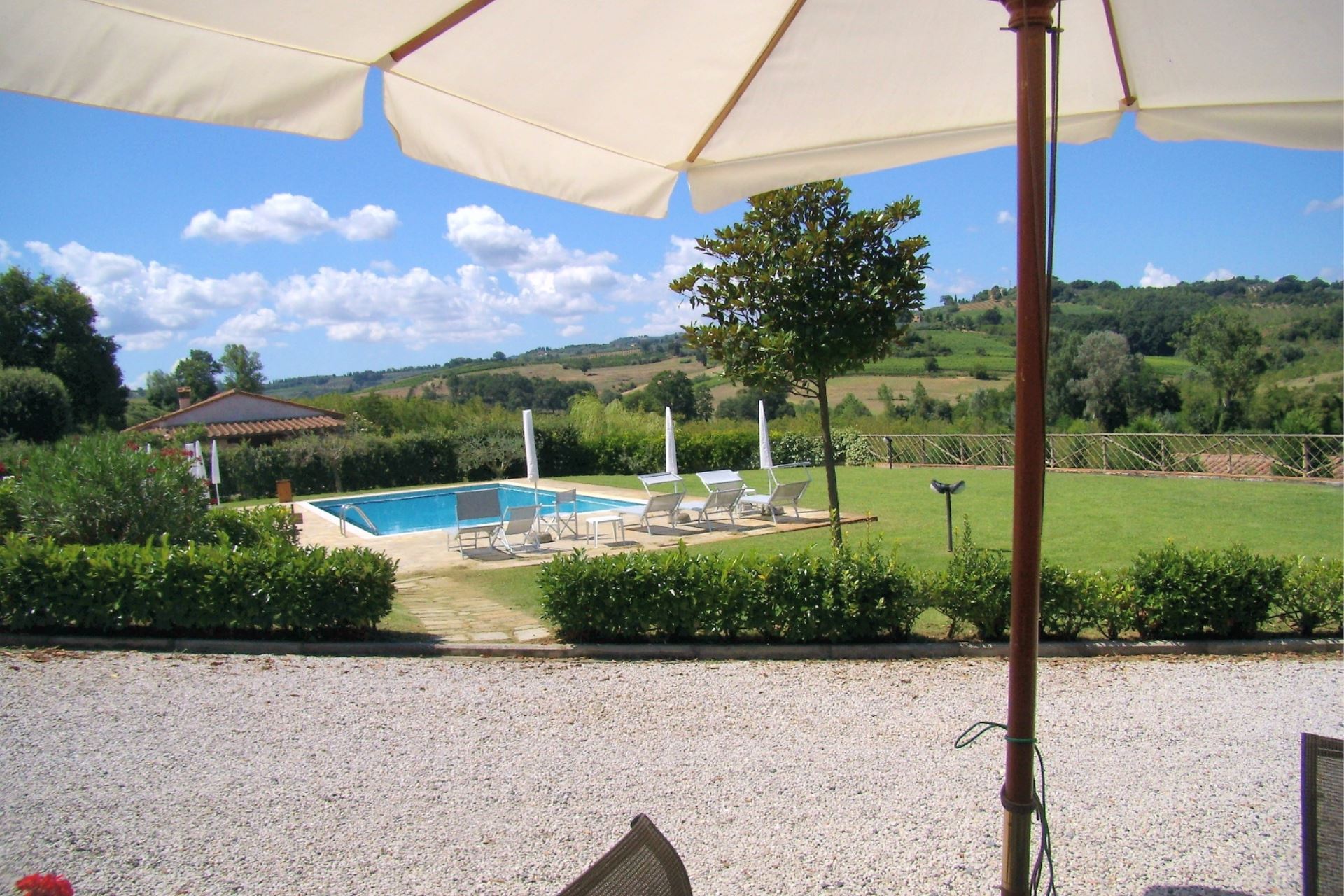 WOHNUNGEN MIT POOL FILOSTRATO GAMBASSI TERME TOSCANA