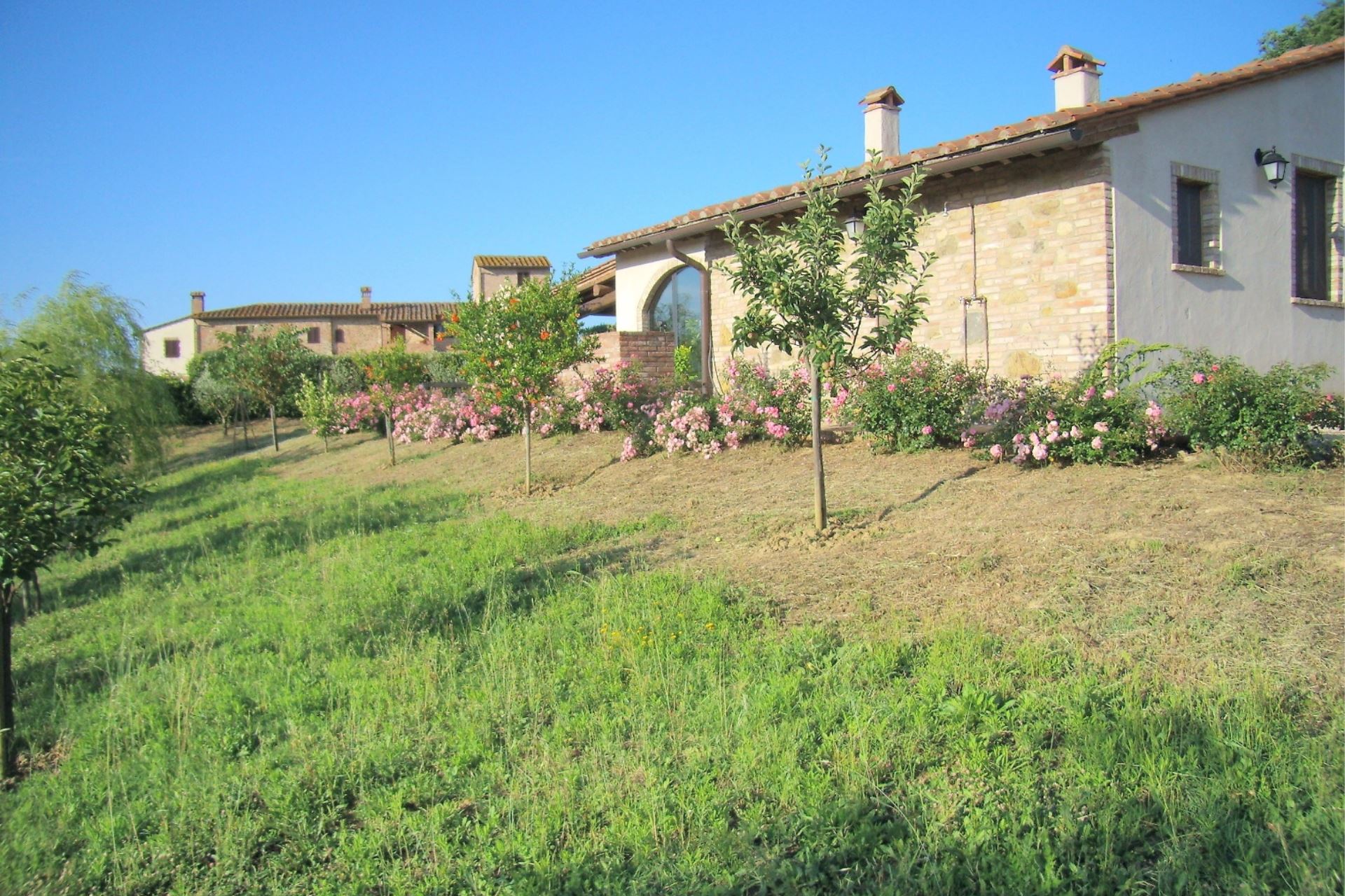 WOHNUNGEN MIT POOL FILOSTRATO GAMBASSI TERME TOSCANA