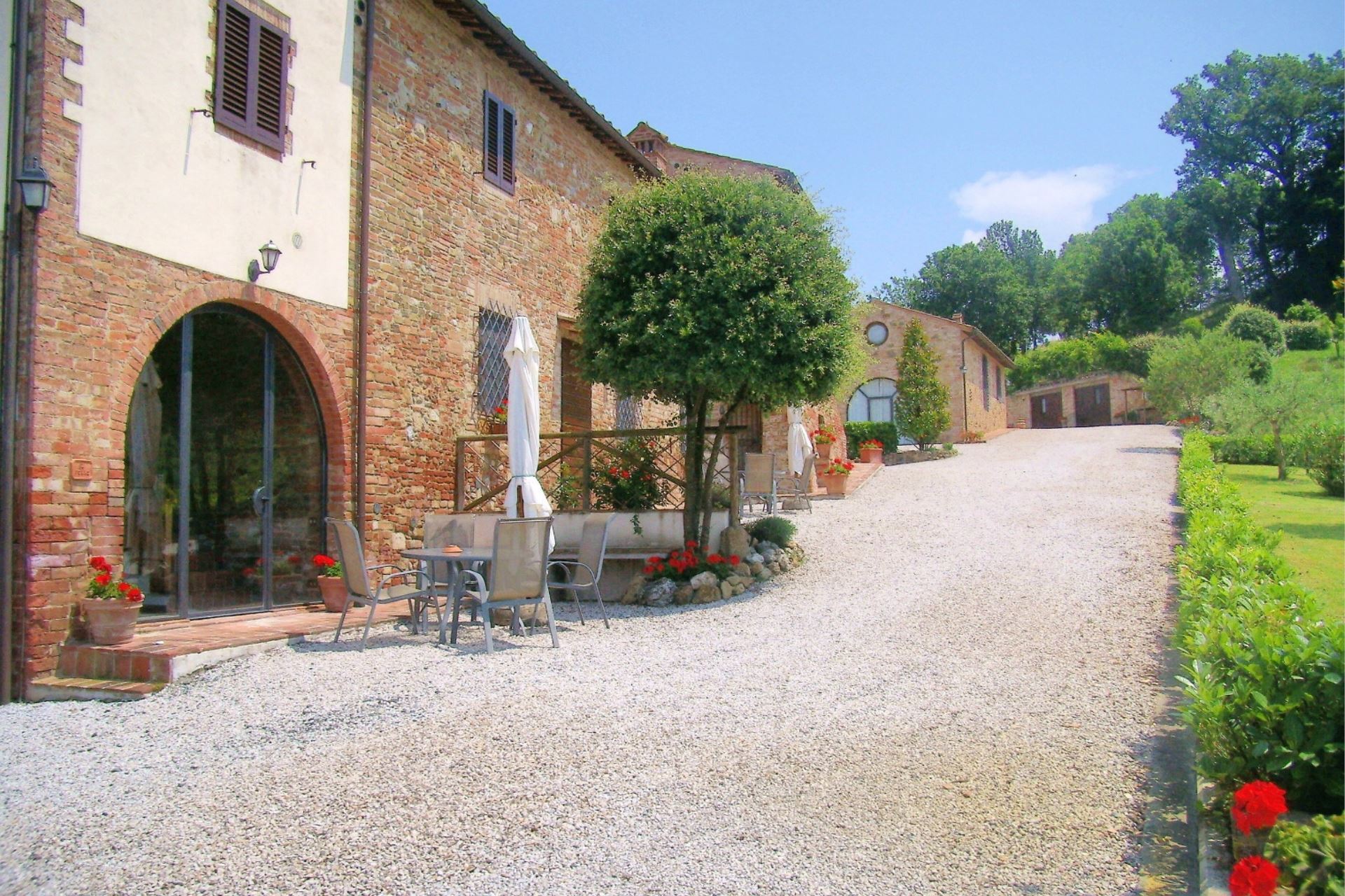 WOHNUNGEN MIT POOL FILOSTRATO GAMBASSI TERME TOSCANA