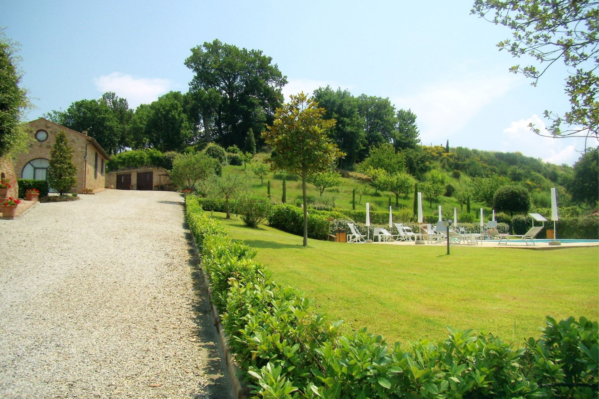 WOHNUNGEN MIT POOL FILOSTRATO GAMBASSI TERME TOSCANA