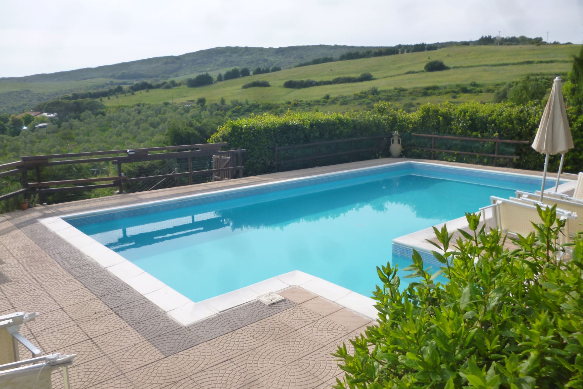 Villa sul mare, con 4 camere, aria condizionata e piscina privata ...