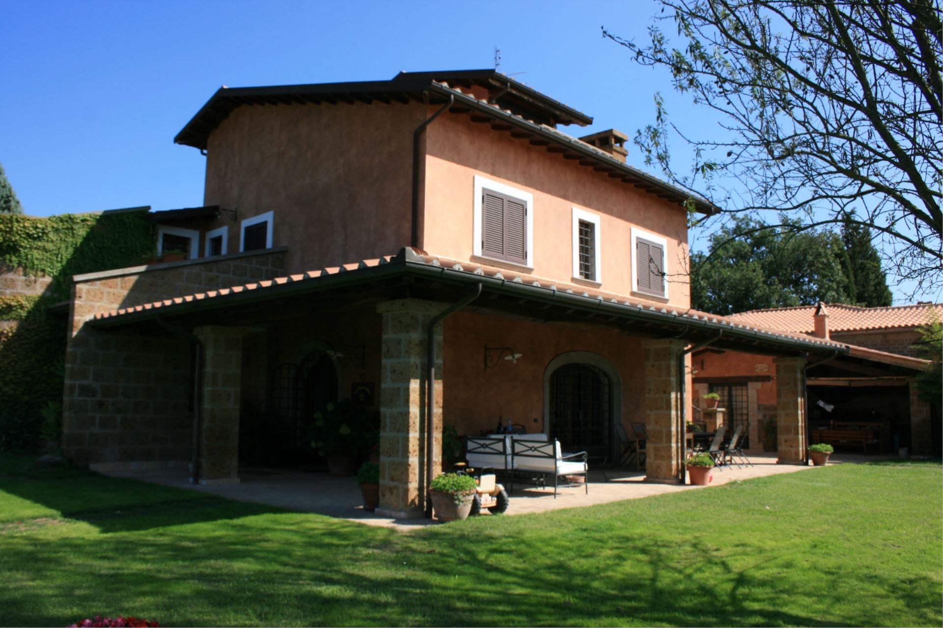 VILLE CON PISCINA VILLA IRIS CORCHIANO LAZIO