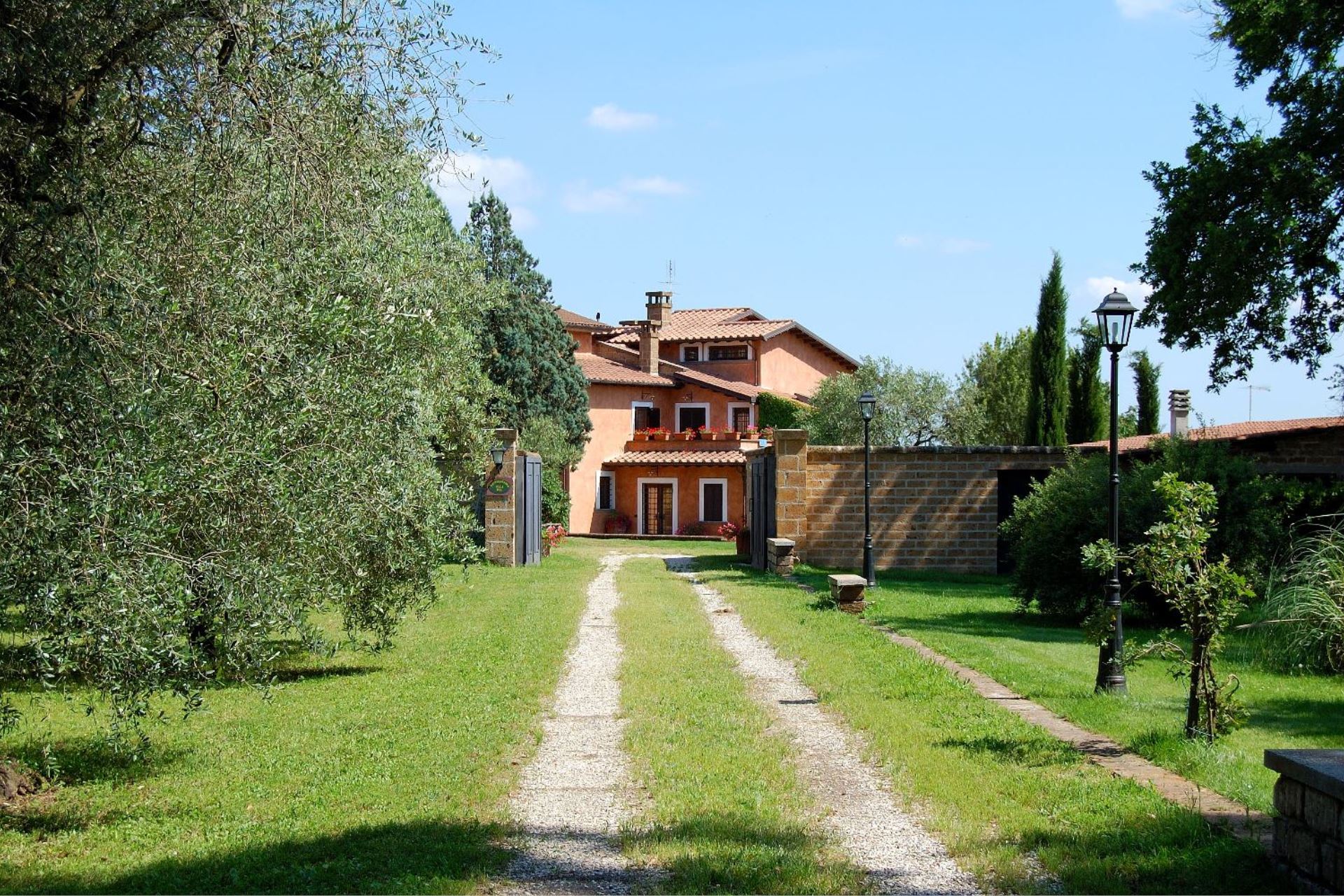 VILLE CON PISCINA VILLA IRIS CORCHIANO LAZIO