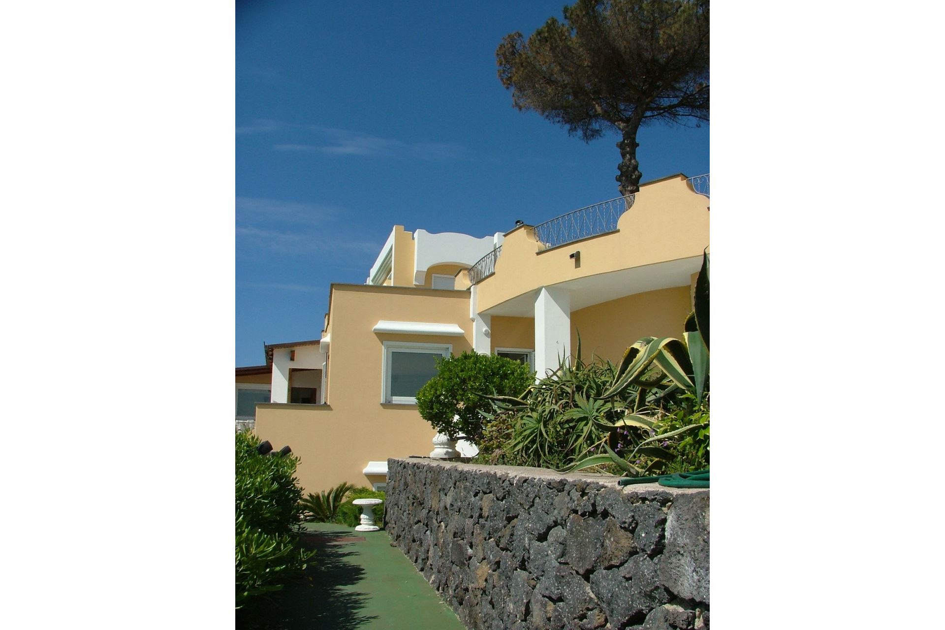 APARTMENTS WITH POOL MARONTI BARANO D'ISCHIA CAMPANIA