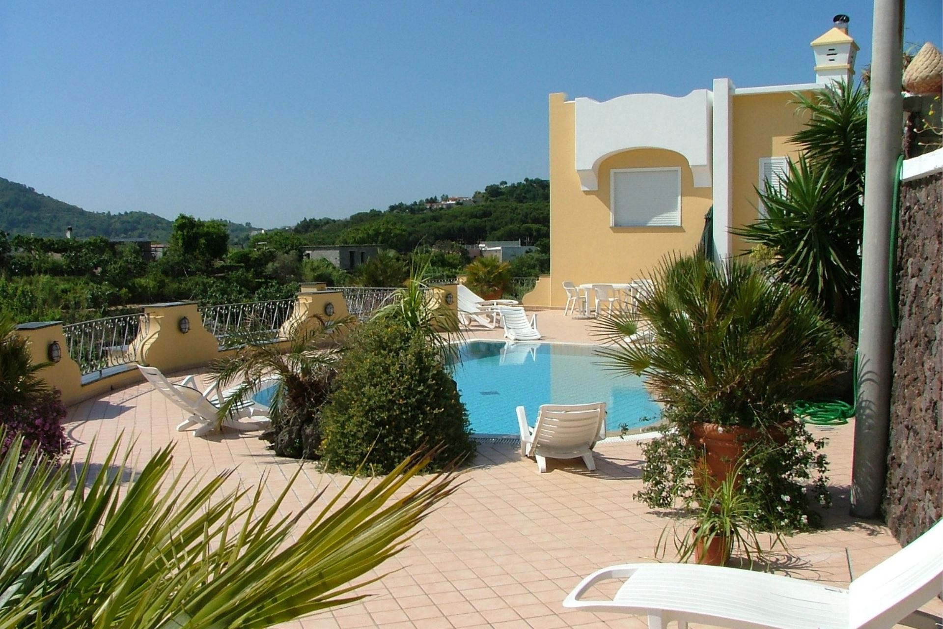 APARTMENTS WITH POOL MARONTI BARANO D'ISCHIA CAMPANIA