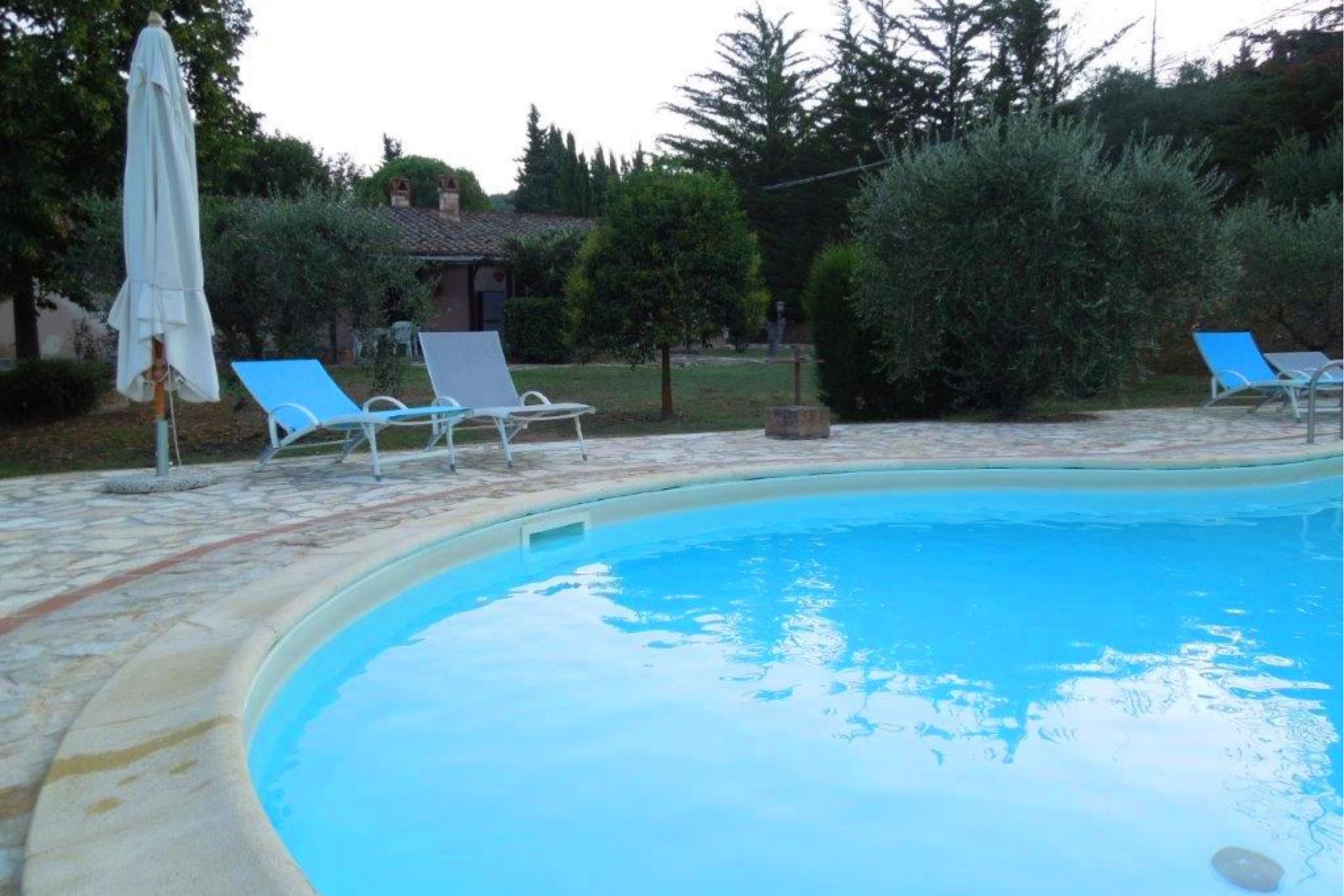 VILLAS WITH POOL CASALE SOLE E LUNA PANICALE UMBRIA
