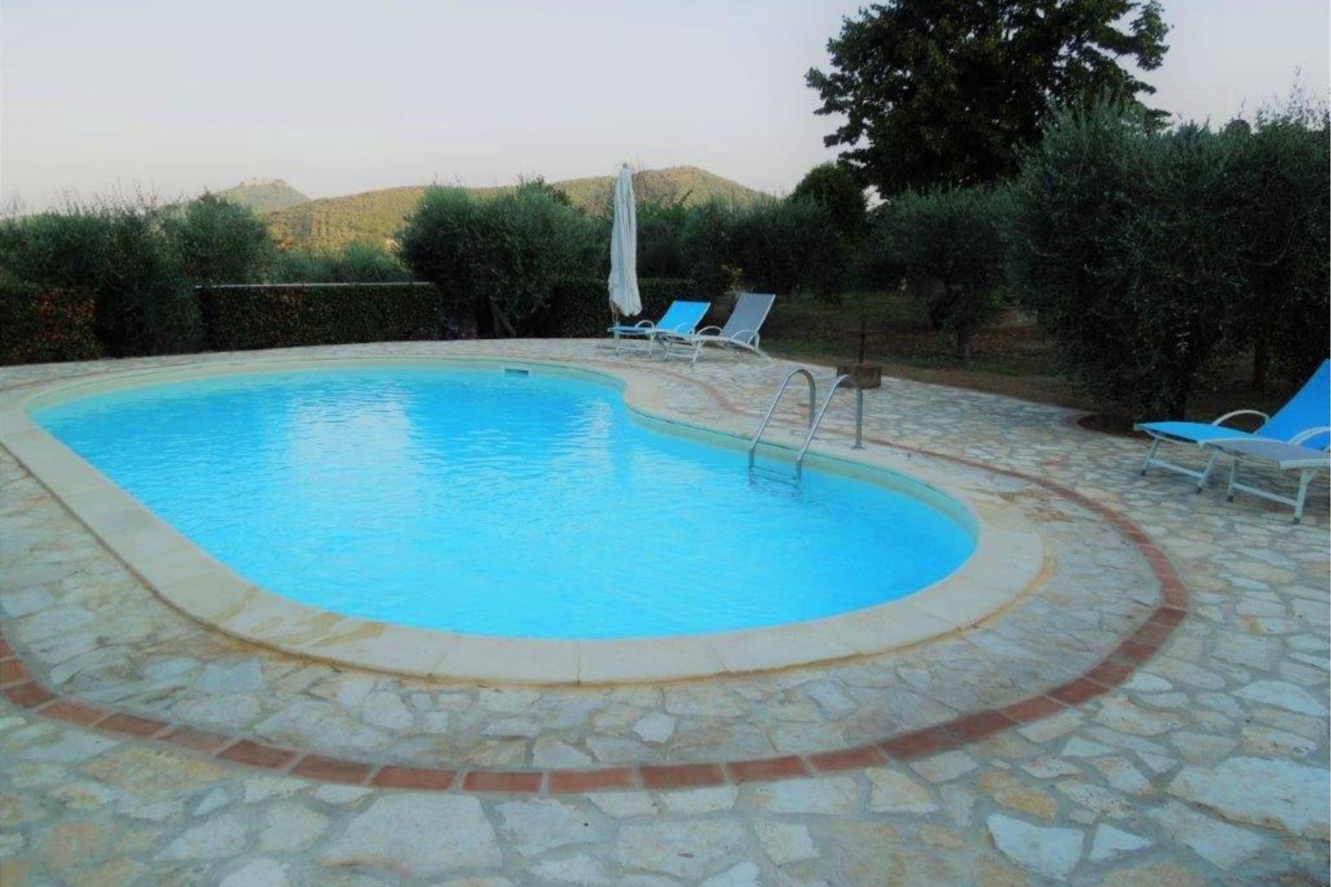 VILLAS WITH POOL CASALE SOLE E LUNA PANICALE UMBRIA