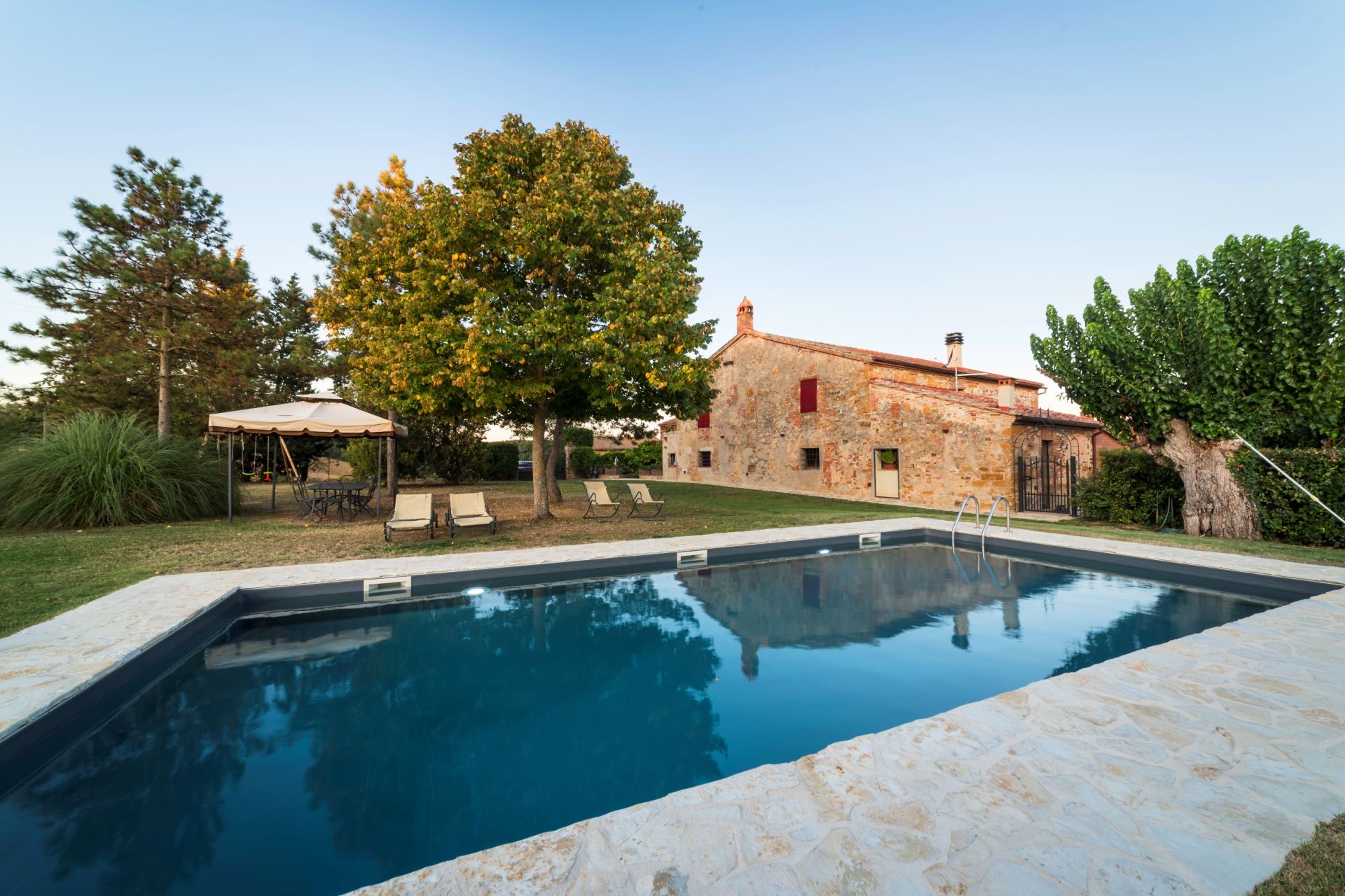 VILLAS WITH POOL CASALE BIGERNA TREQUANDA TOSCANA
