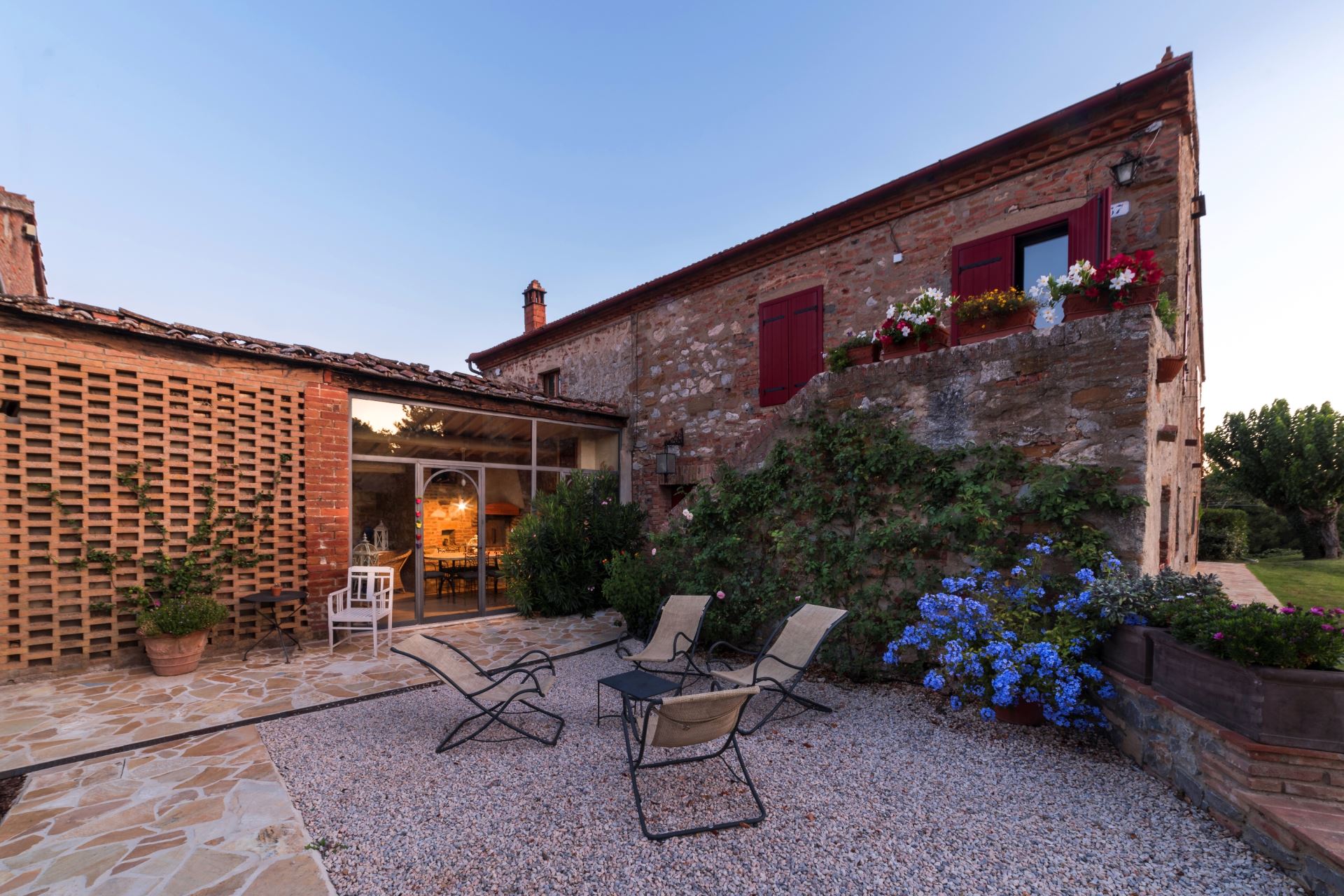 VILLAS WITH POOL CASALE BIGERNA TREQUANDA TOSCANA