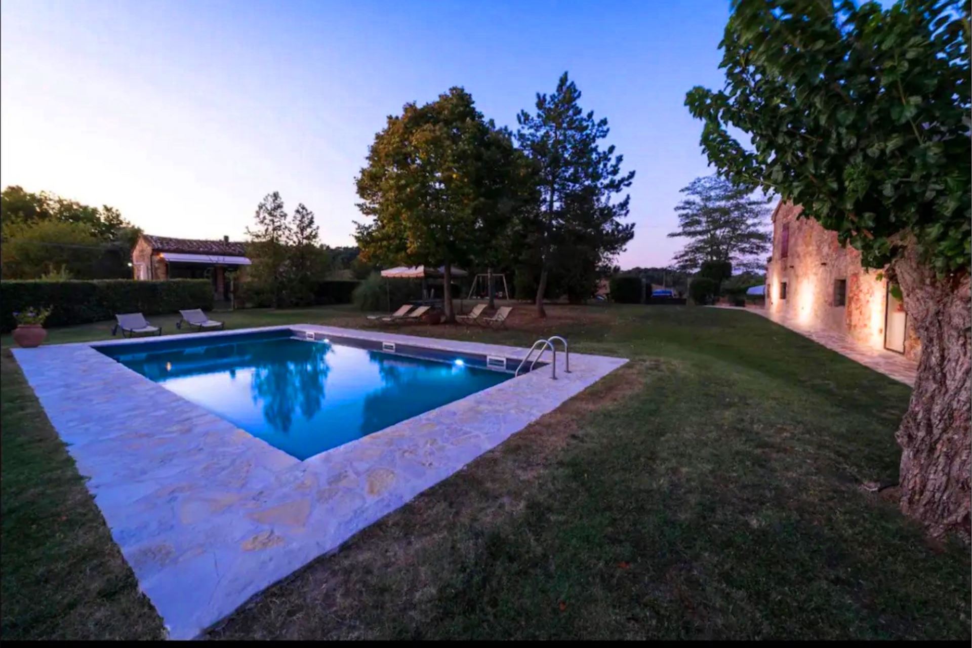 VILLAS WITH POOL CASALE BIGERNA TREQUANDA TOSCANA