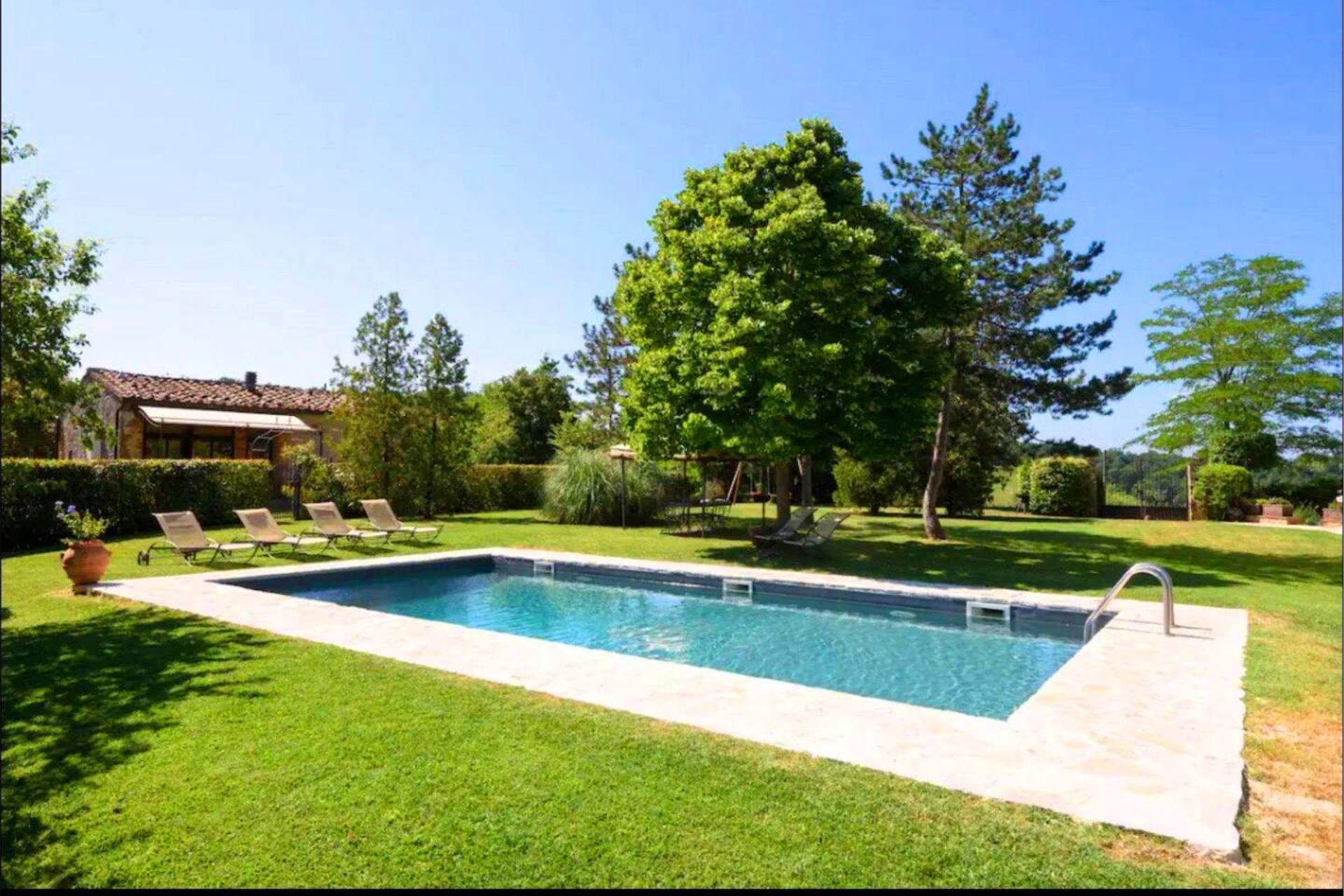 VILLAS WITH POOL CASALE BIGERNA TREQUANDA TOSCANA