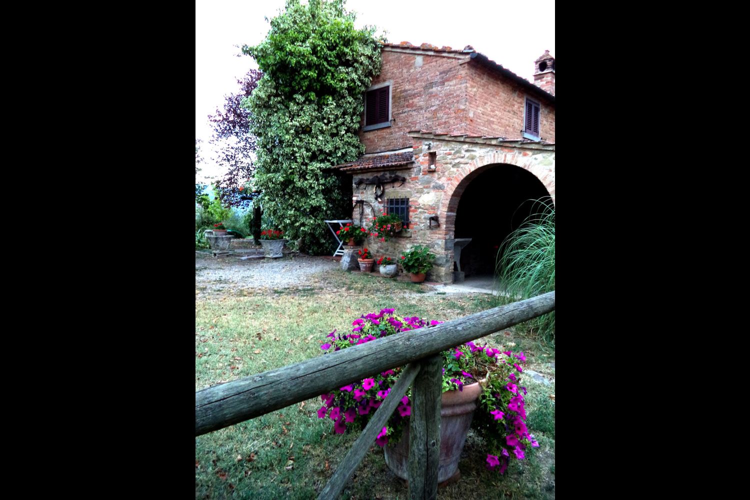 APPARTAMENTI CON PISCINA LA GABOLA CORTONA TOSCANA