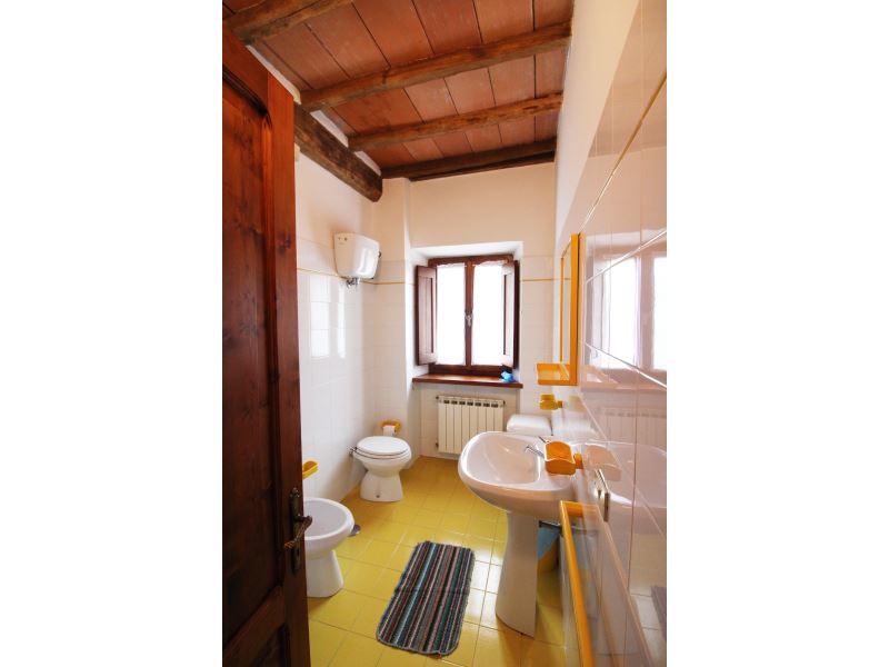 VILLEN MIT POOL CASALE AIOLA CORTONA TOSCANA