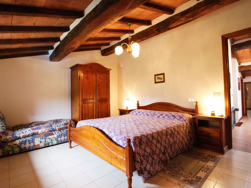 VILLEN MIT POOL CASALE AIOLA CORTONA TOSCANA