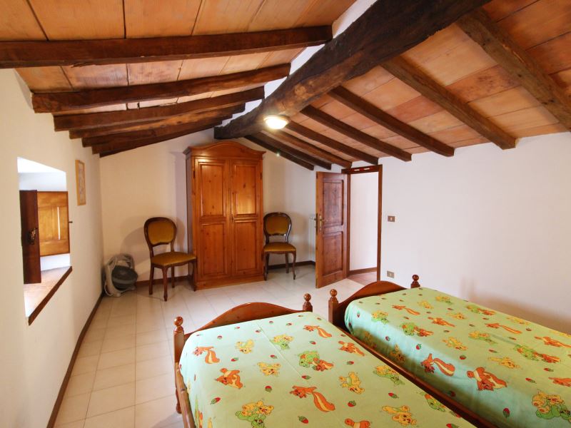 VILLEN MIT POOL CASALE AIOLA CORTONA TOSCANA