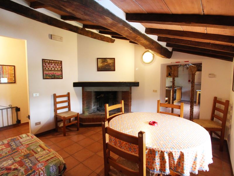 VILLEN MIT POOL CASALE AIOLA CORTONA TOSCANA