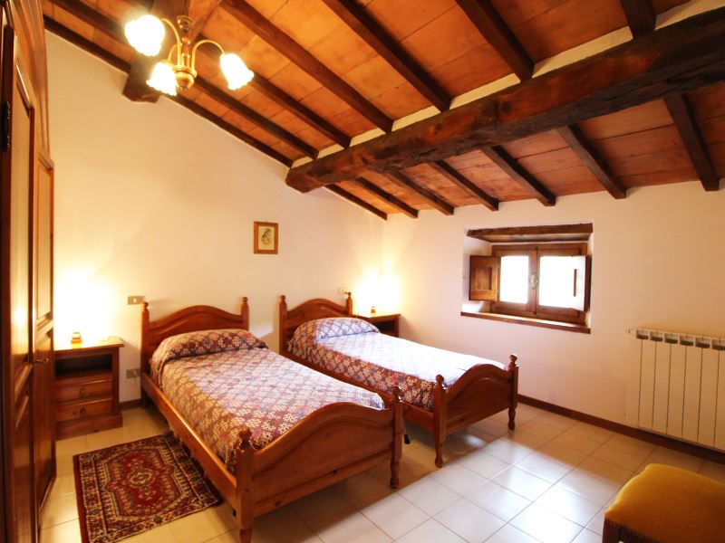 VILLEN MIT POOL CASALE AIOLA CORTONA TOSCANA