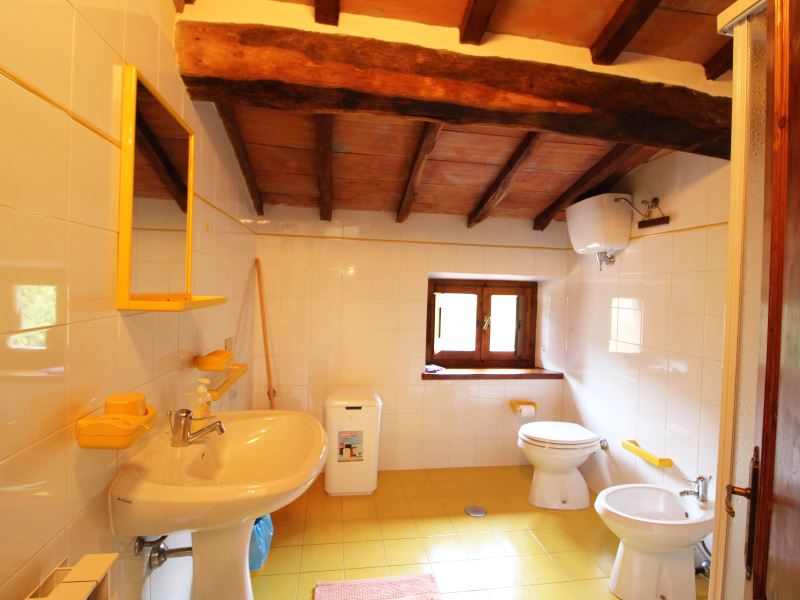 VILLEN MIT POOL CASALE AIOLA CORTONA TOSCANA