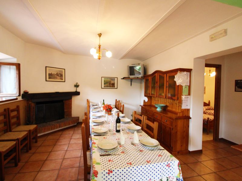 VILLEN MIT POOL CASALE AIOLA CORTONA TOSCANA