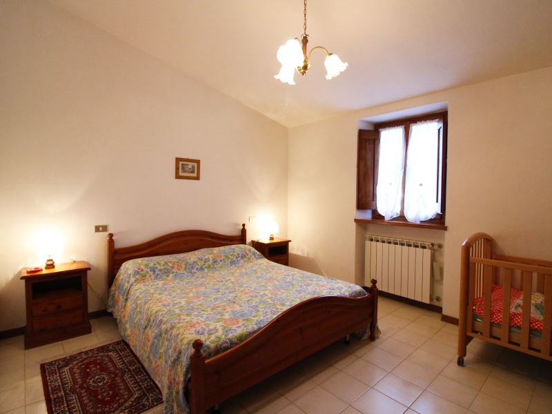 VILLEN MIT POOL CASALE AIOLA CORTONA TOSCANA