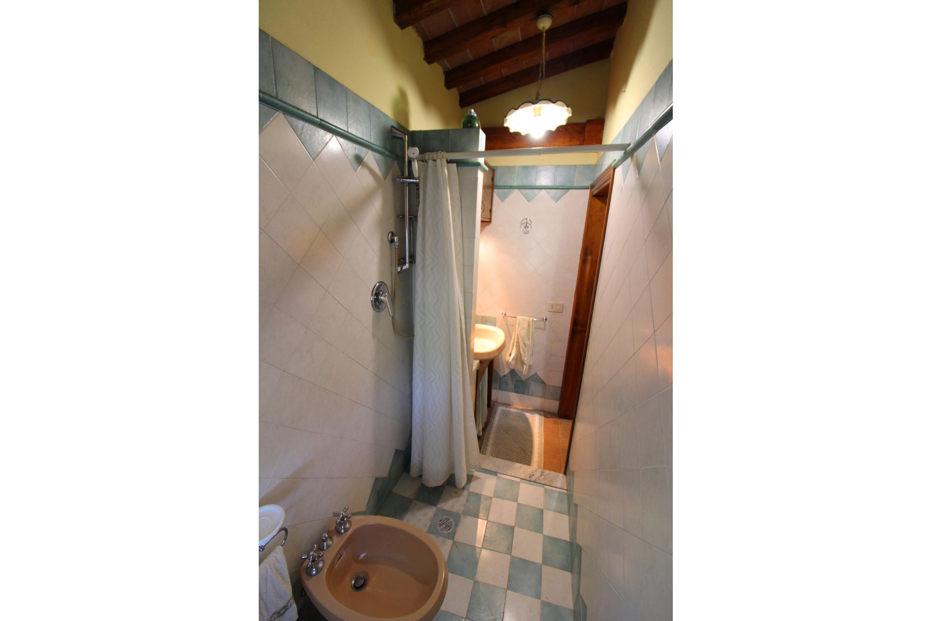 VILLEN MIT POOL PAGLIAZZONE BUCINE TOSCANA