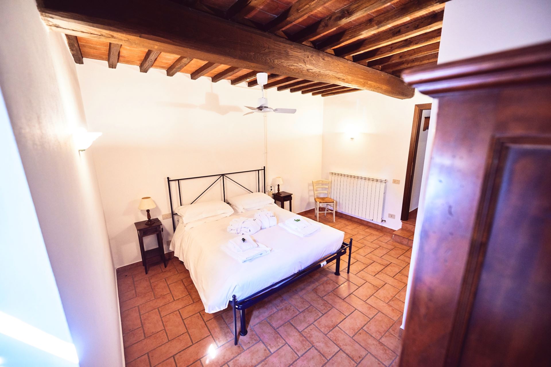 APPARTEMENTS AVEC PISCINE LA CASCATA LORO CIUFFENNA TOSCANA