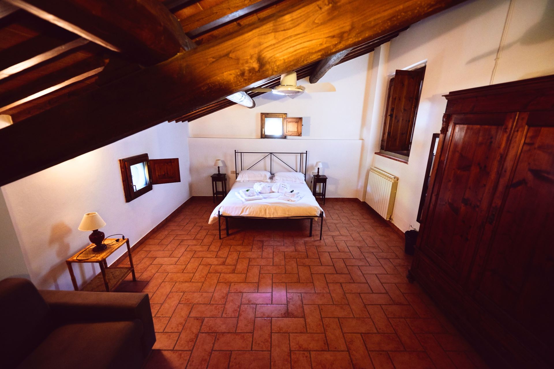 APPARTEMENTS AVEC PISCINE LA CASCATA LORO CIUFFENNA TOSCANA