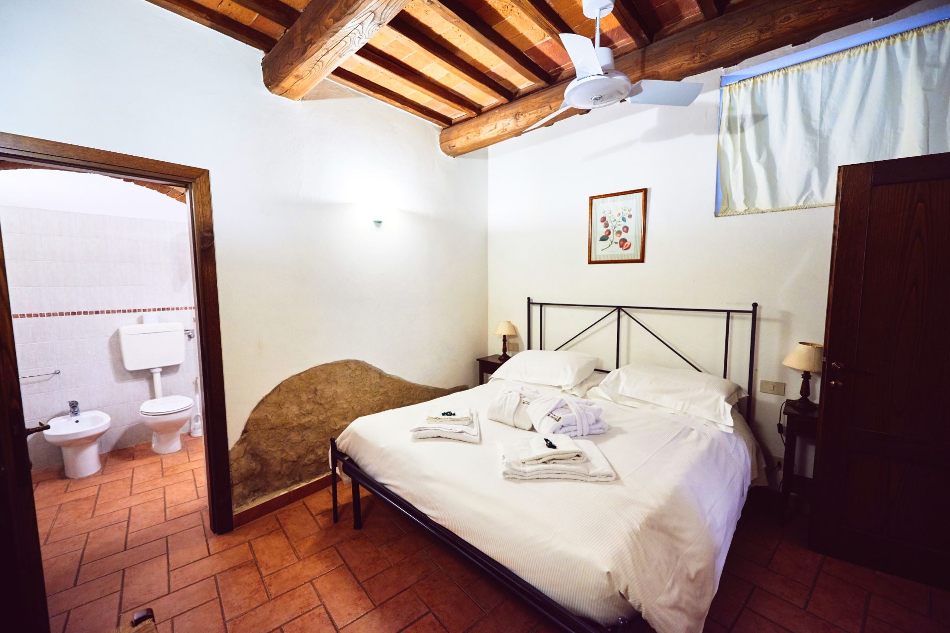 APPARTEMENTS AVEC PISCINE LA CASCATA LORO CIUFFENNA TOSCANA