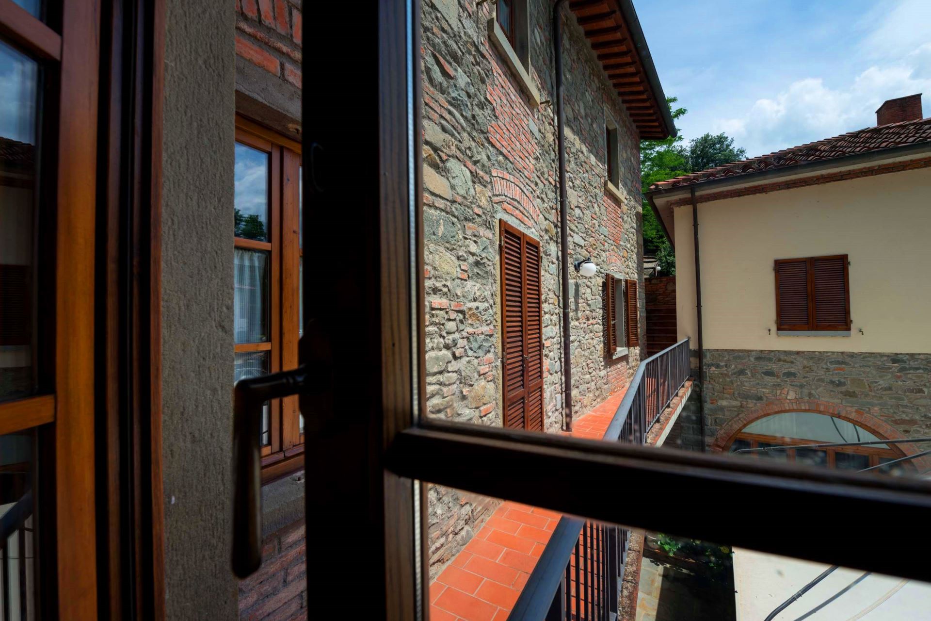 APPARTEMENTS AVEC PISCINE LA CASCATA LORO CIUFFENNA TOSCANA