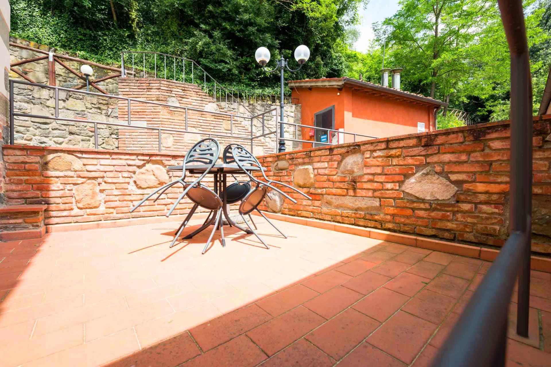 APPARTEMENTS AVEC PISCINE LA CASCATA LORO CIUFFENNA TOSCANA