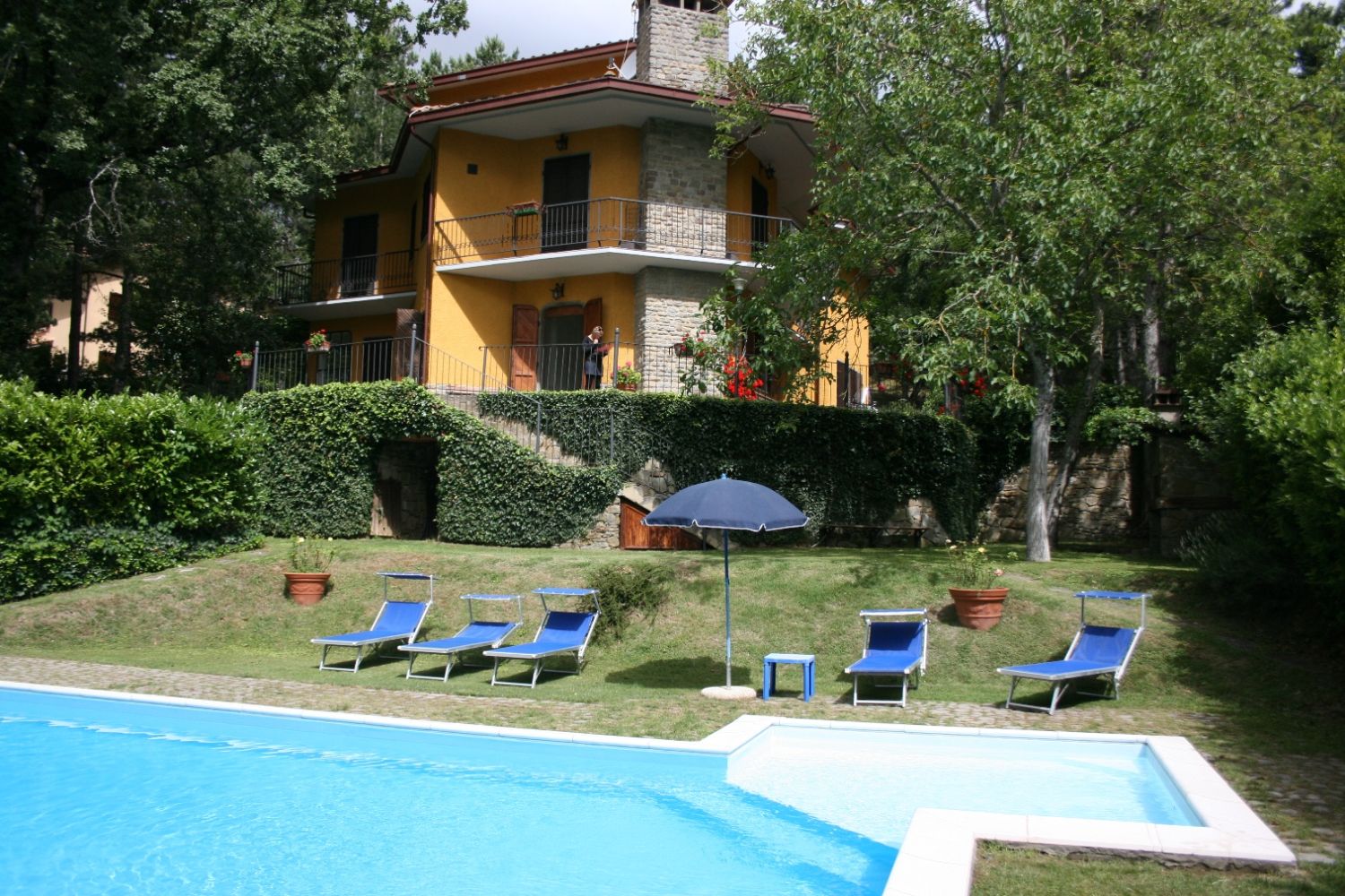 VILLA MARISA