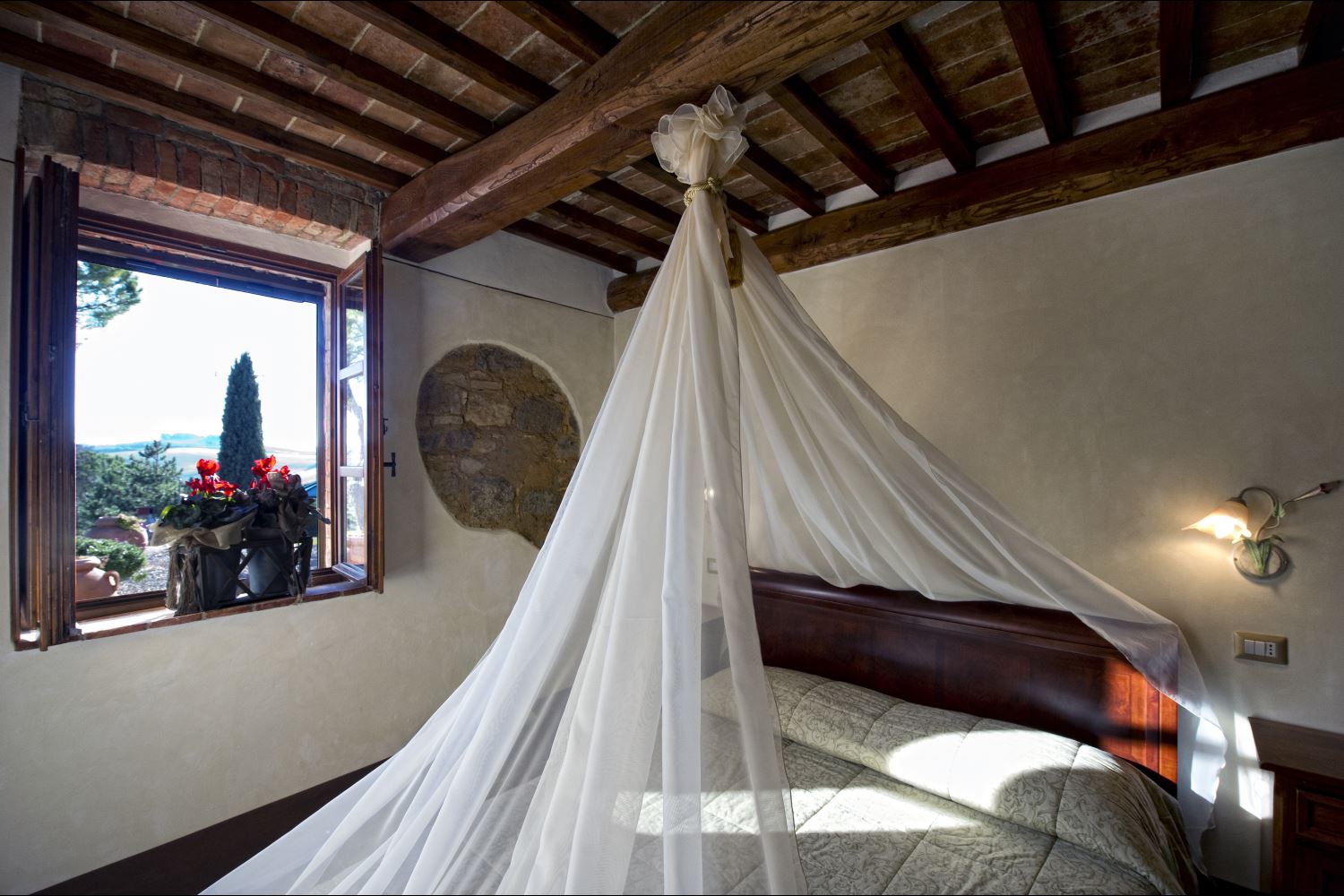 APARTMENTS WITH POOL IL CORTILE SAN QUIRICO D'ORCIA TOSCANA
