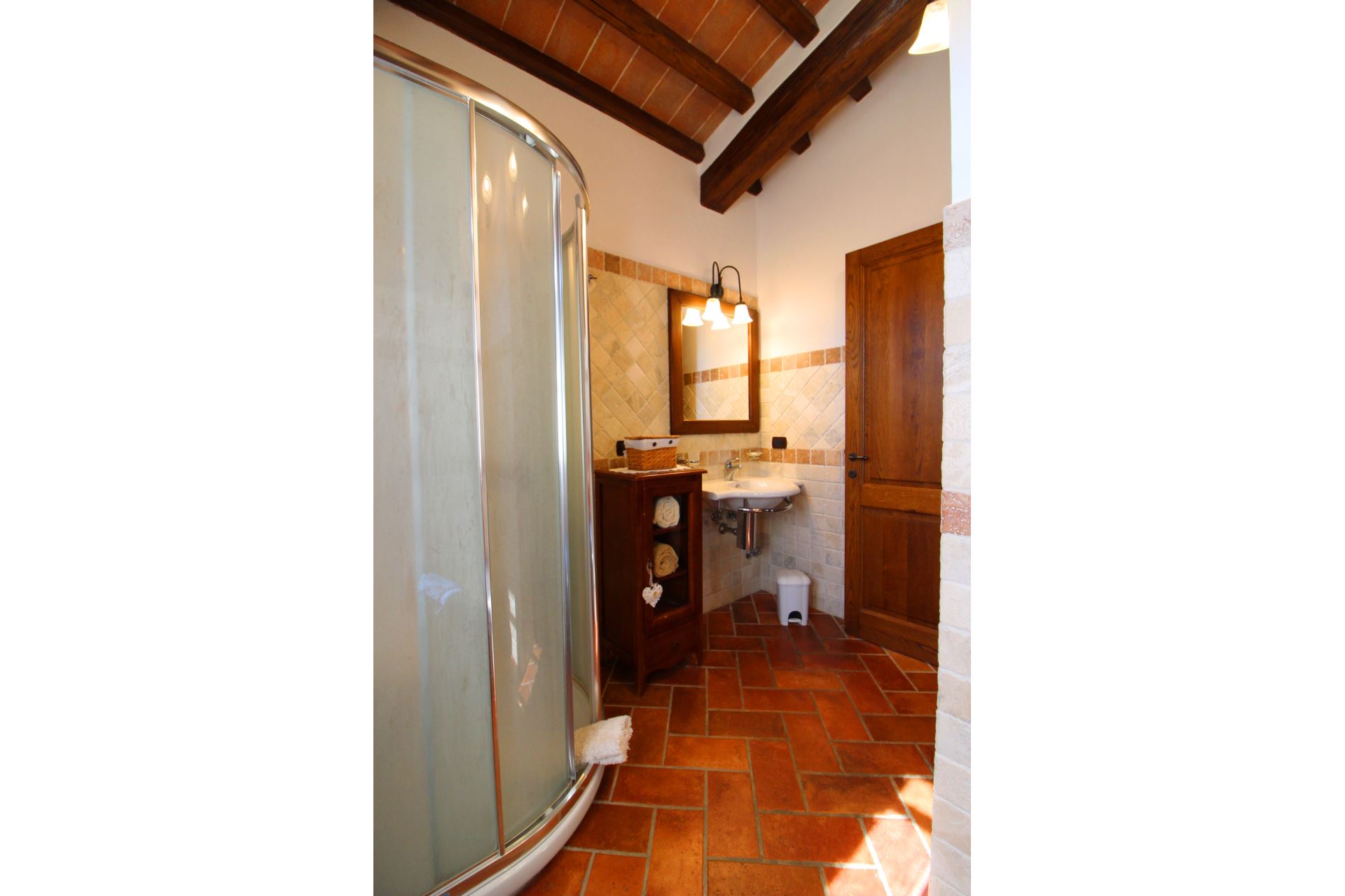 VILLEN MIT POOL LA CASETTA NEL BOSCO SINALUNGA TOSCANA
