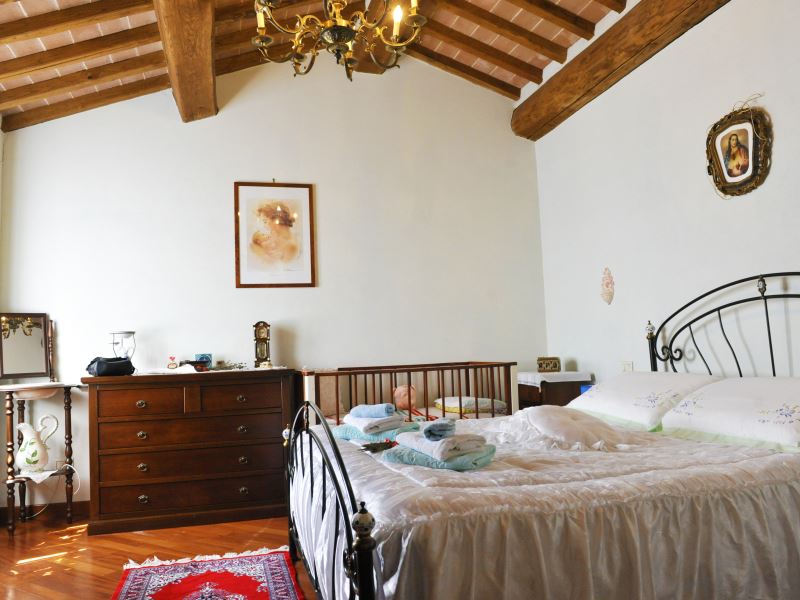 VILLEN MIT POOL CASETTA I CILIEGI CORTONA TOSCANA